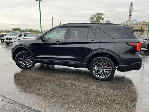 Used 2025 Ford Explorer ST-Line w/ Premium Package AWD/4WD image 11