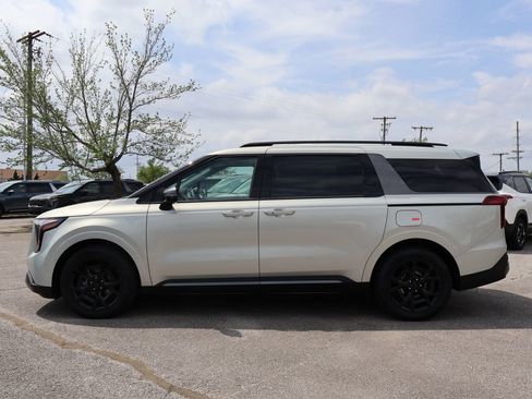New 2026 Kia Carnival SX Prestige FWD image 4