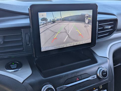 Used 2020 Ford Explorer XLT image 20