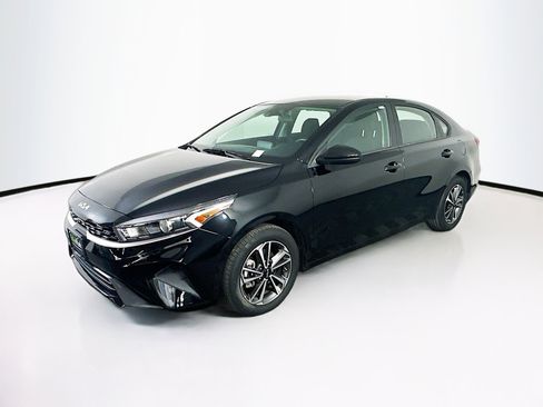 Used 2024 Kia Forte LXS image 3