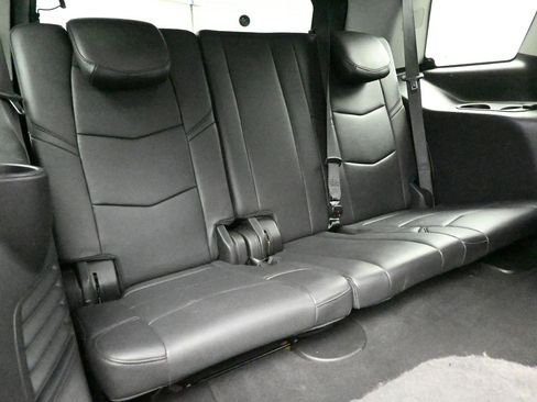 Used 2019 Cadillac Escalade Luxury image 20