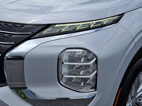 Used 2022 Mitsubishi Outlander ES FWD image 12