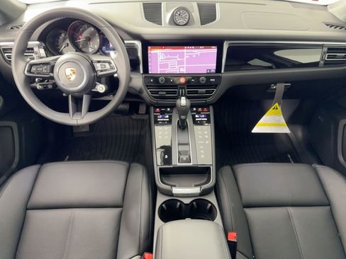 Used 2026 Porsche Macan image 26