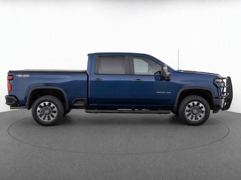 Used 2022 Chevrolet Silverado 2500 Custom w/ Custom Value Package AWD/4WD image 10