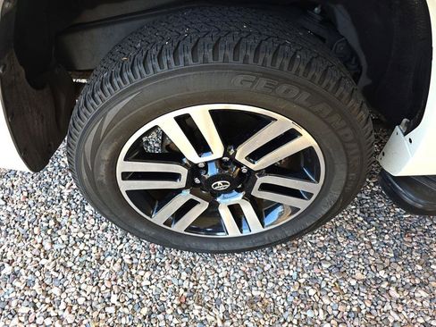 Used 2016 Toyota 4Runner Limited image 38