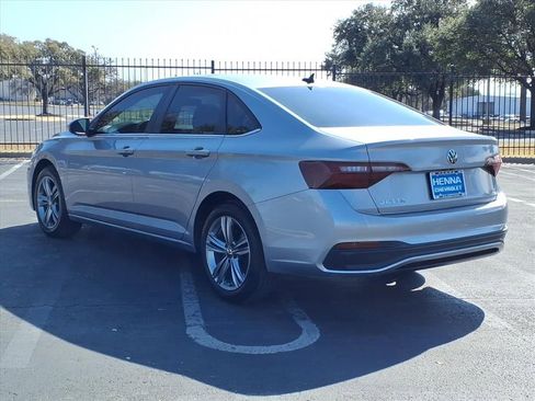 Used 2024 Volkswagen Jetta SE w/ Panoramic Sunroof Package image 10