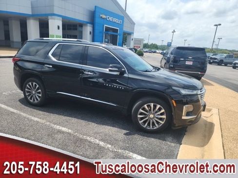 Used 2023 Chevrolet Traverse Premier FWD image 6