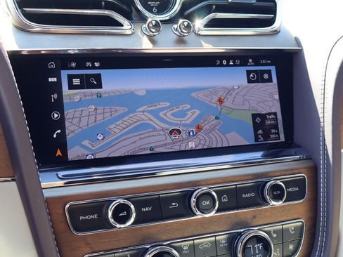 Used 2023 Bentley Bentayga Extended Wheelbase AWD/4WD image 18