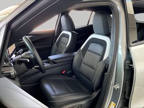 Used 2025 Chevrolet Blazer EV LT image 15