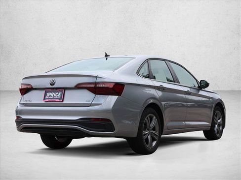 Used 2024 Volkswagen Jetta SE FWD image 5