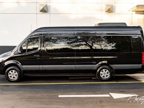 Used 2025 Mercedes-Benz Sprinter 2500 image 7