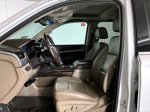 Used 2018 Chevrolet Tahoe LT w/ LT Signature Package image 9