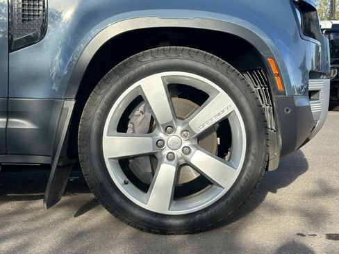 Used 2023 Land Rover Defender 110 SE image 9