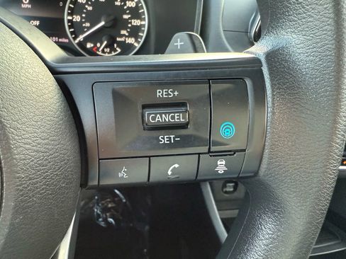 Used 2024 Nissan Rogue SV image 16