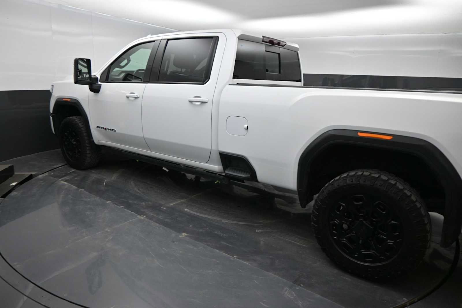 Used 2024 GMC Sierra 2500 AT4 w/ AT4 Premium Plus Package AWD/4WD image 47