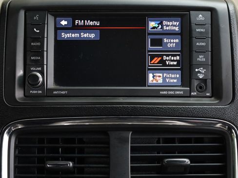 Used 2017 Dodge Grand Caravan SXT FWD image 32