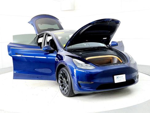 Used 2024 Tesla Model Y Long Range image 9