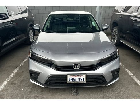 Used 2022 Honda Civic Touring image 3