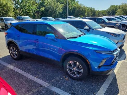 Used 2024 Chevrolet Blazer LT FWD image 3