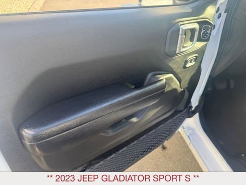 Certified 2023 Jeep Gladiator Sport image 9