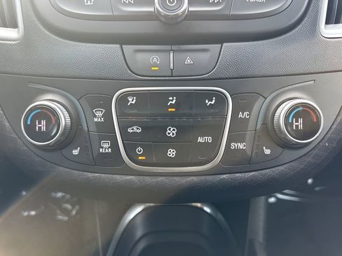 Used 2024 Chevrolet Malibu LT image 18