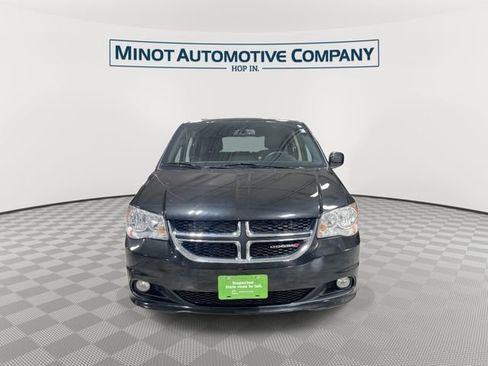 Certified 2018 Dodge Grand Caravan SXT image 3
