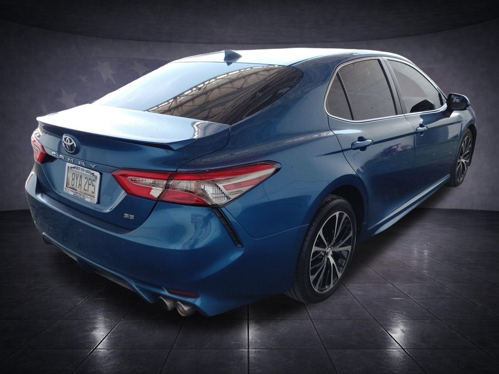 Used 2019 Toyota Camry SE w/ Carpet Mat Package FWD image 5