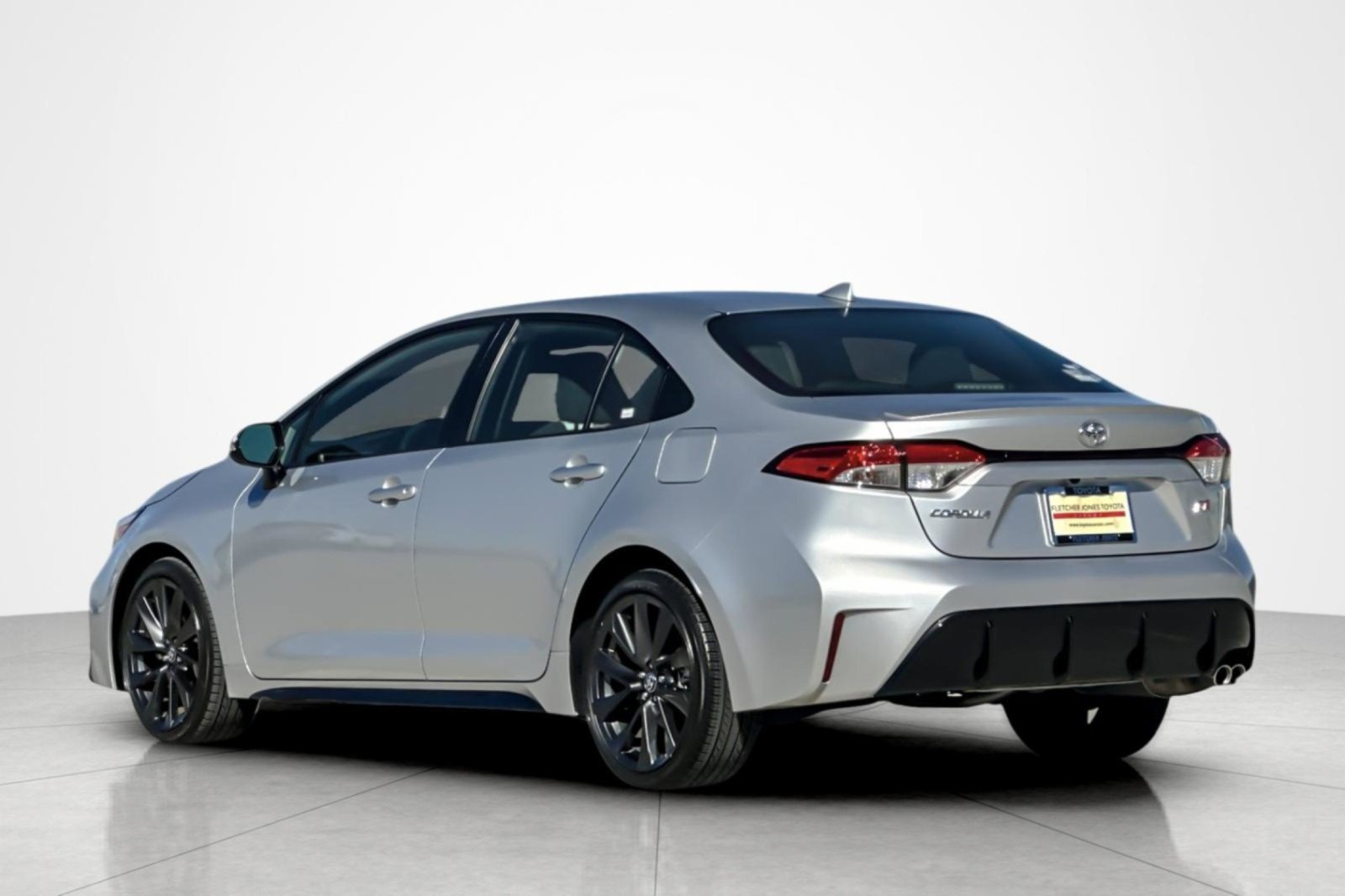 Certified 2024 Toyota Corolla SE w/ SE Premium Package FWD image 3