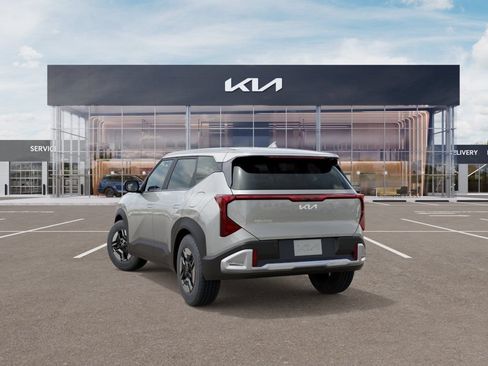 New 2027 Kia Seltos LX FWD image 3