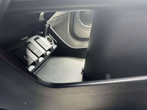 Used 2018 Honda HR-V EX image 35