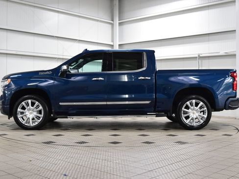 Used 2023 Chevrolet Silverado 1500 High Country w/ High Country Premium Package AWD/4WD image 4