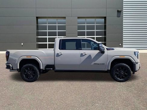 New 2026 GMC Sierra 3500 AT4 w/ AT4 Premium Plus Package AWD/4WD image 4