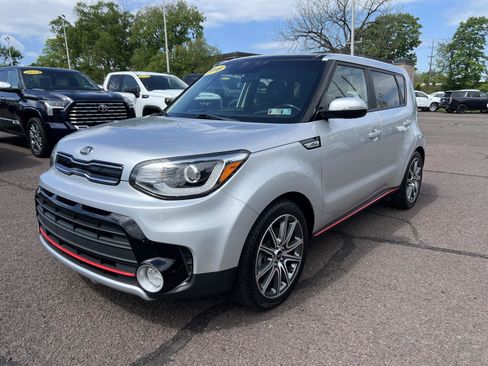 Used 2019 Kia Soul ! w/ Technology Package FWD image 3
