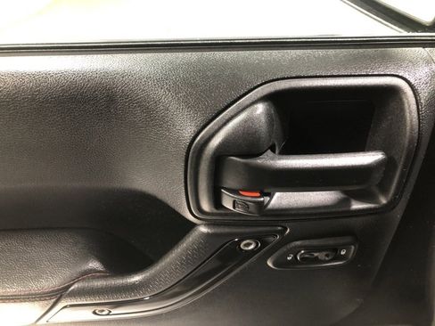 Used 2012 Jeep Wrangler Unlimited Sahara image 19