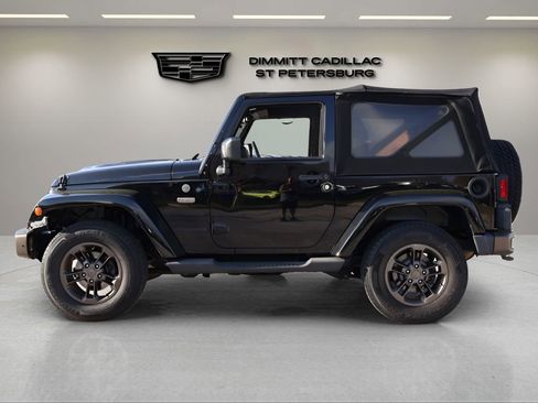 Used 2017 Jeep Wrangler Sahara image 2