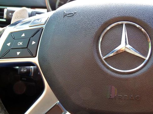 Used 2014 Mercedes-Benz GL 63 AMG 4MATIC image 25