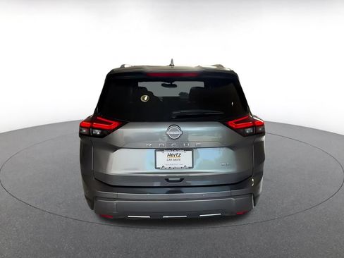 Used 2026 Nissan Rogue SL FWD image 12