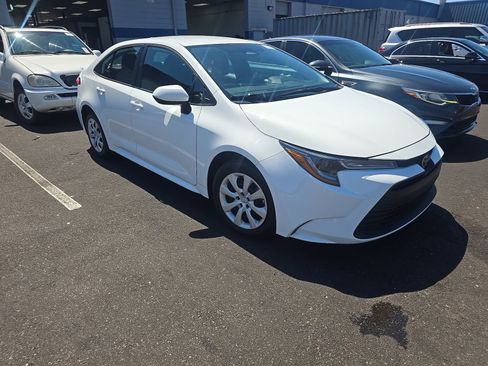 Used 2024 Toyota Corolla LE FWD image 4