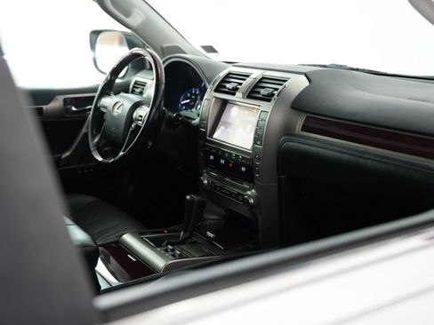 Used 2018 Lexus GX 460 Premium w/ Premium Package AWD/4WD image 58