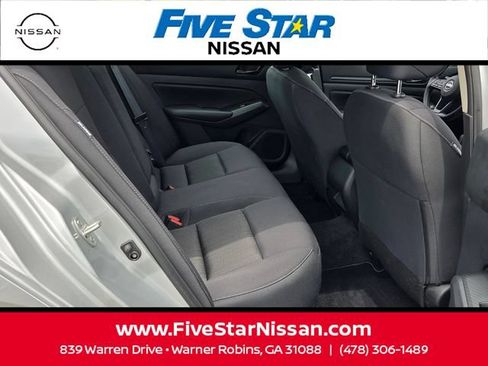 Used 2025 Nissan Altima 2.5 S FWD image 12