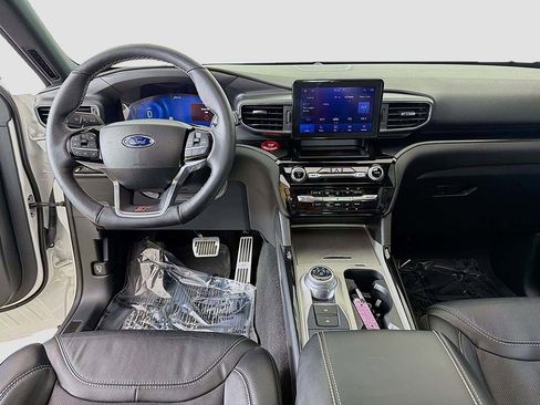 Used 2024 Ford Explorer ST w/ Equipment Group 401A AWD/4WD image 32