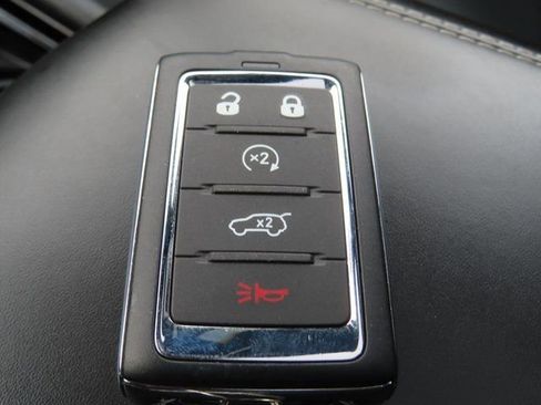 Used 2024 Jeep Grand Cherokee Overland w/ Luxury Tech Group IV image 43