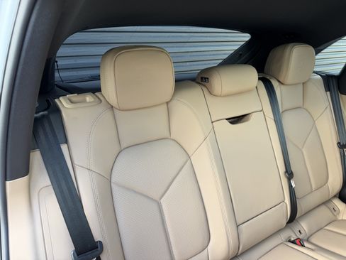 Certified 2025 Porsche Macan S image 14