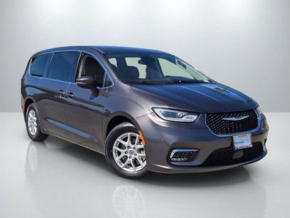 Used 2023 Chrysler Pacifica Touring-L