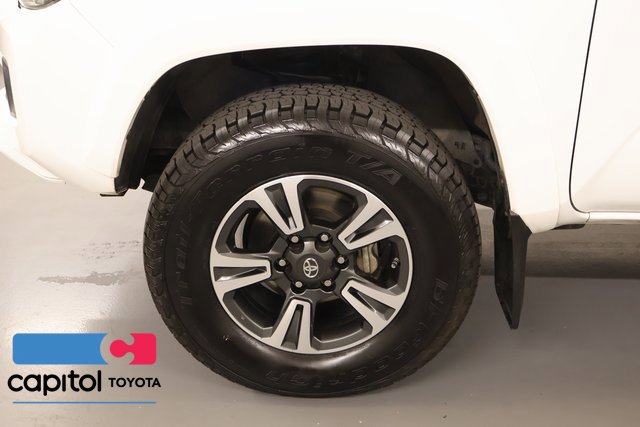 Certified 2018 Toyota Tacoma TRD Sport AWD/4WD image 8