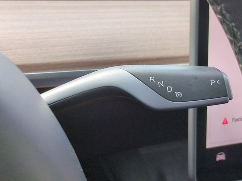 Used 2024 Tesla Model Y Long Range image 15