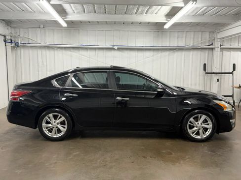 Used 2014 Nissan Altima 2.5 SL w/ Technology Package FWD image 3