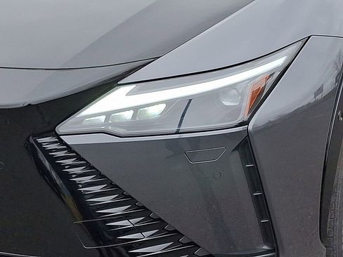 Used 2023 Lexus RZ 450e Premium image 10