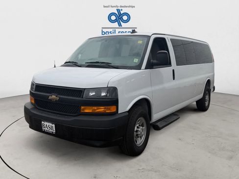 Used 2023 Chevrolet Express 3500 LS RWD image 2