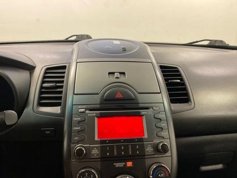 Used 2011 Kia Soul + FWD image 11